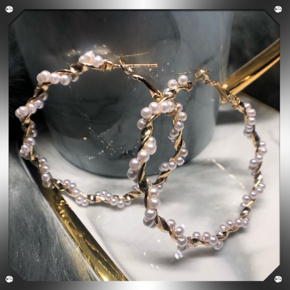 Jewelry - 3/12$ Hoop Earrings